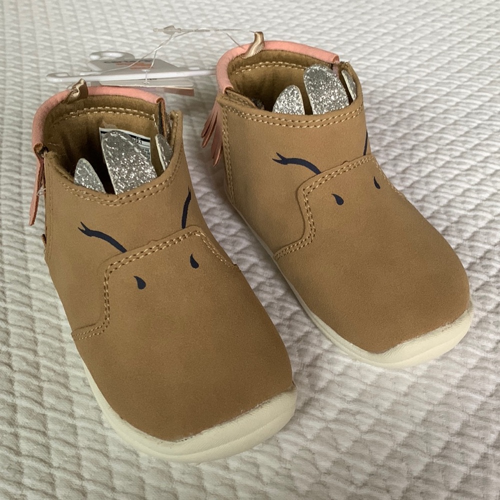 🆕 Unicorn Boots